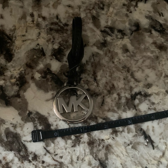 MICHAEL KORS Bag Logo Charm - Picture 5 of 6